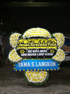 Papan Bunga Duka di Tegal Angus