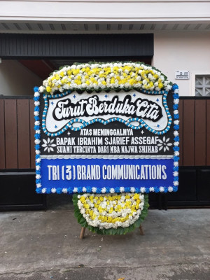 Papan Bunga Duka di Tegal Angus